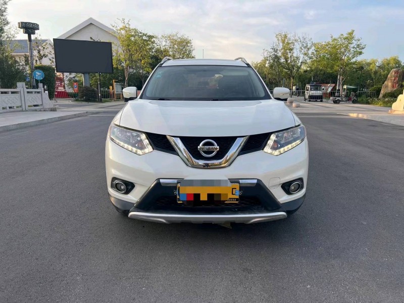 徐州16年日产奇骏1