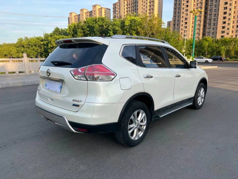 徐州16年日产奇骏4