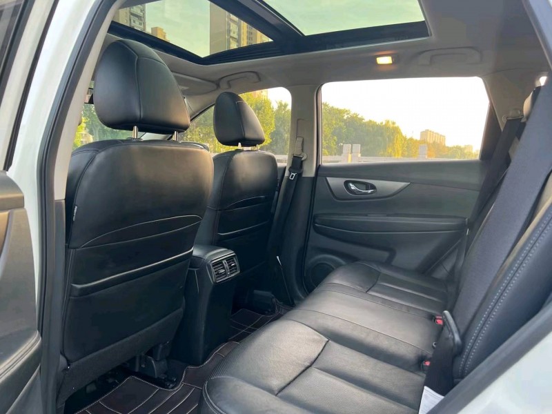 徐州16年日产奇骏8