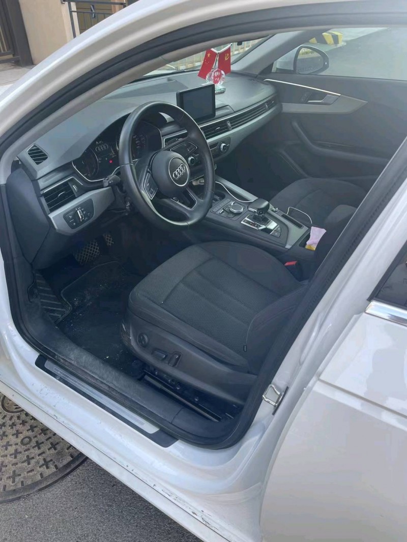 济宁18年奥迪A4L4