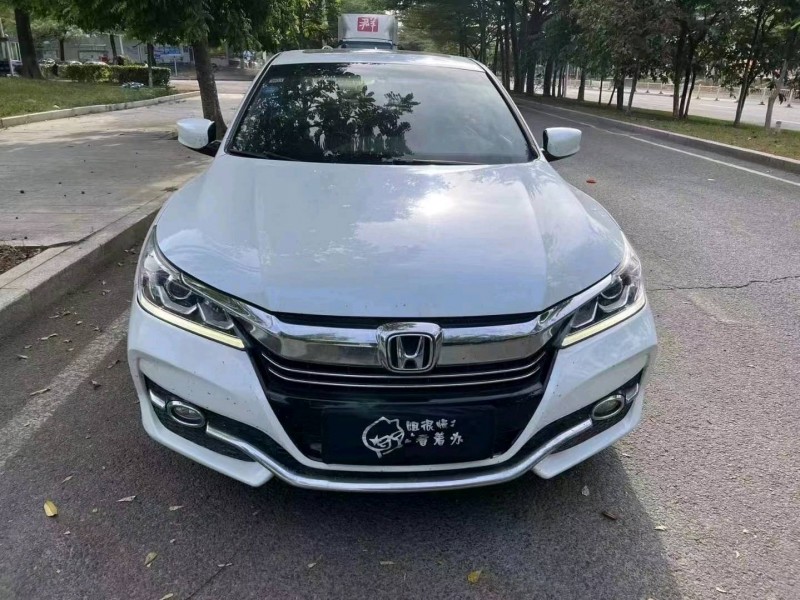 东莞17年本田雅阁1