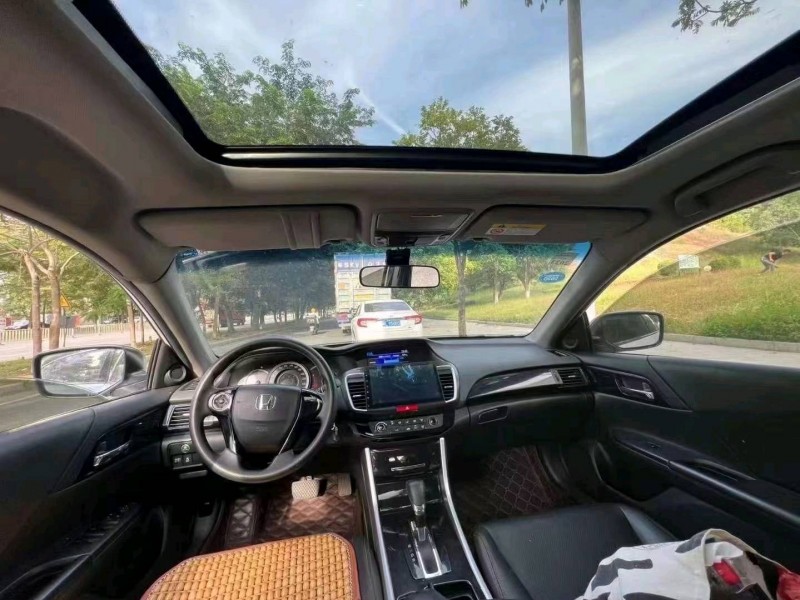 东莞17年本田雅阁4