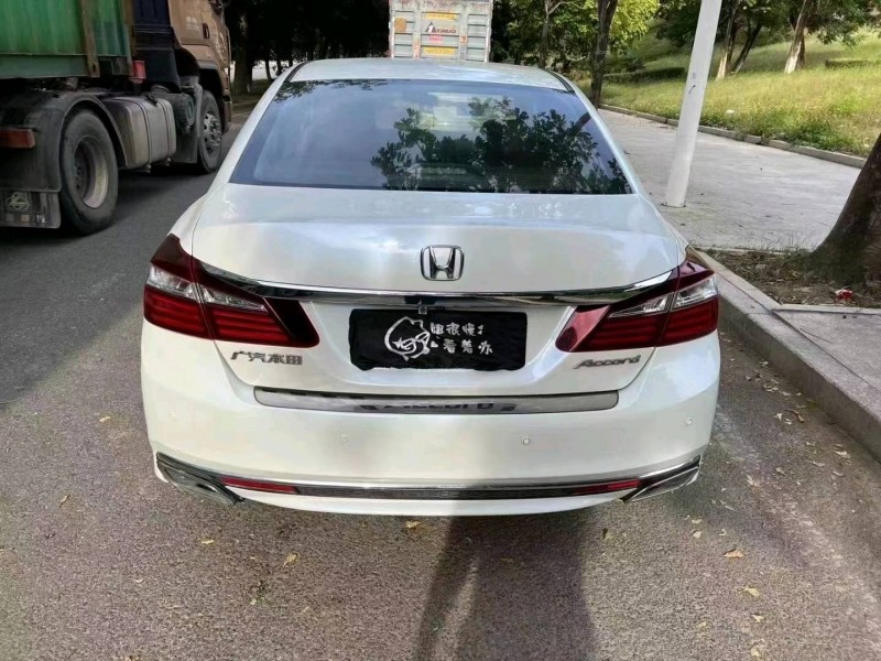 东莞17年本田雅阁7