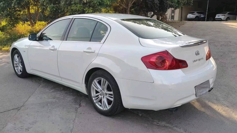 东莞16年英菲尼迪G256