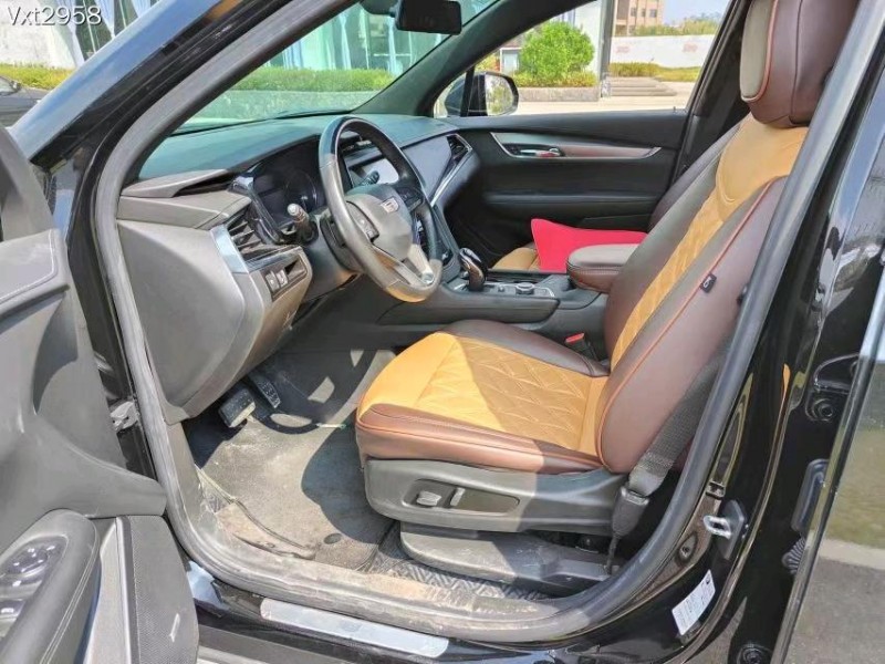 东莞20年凯迪拉克XT64