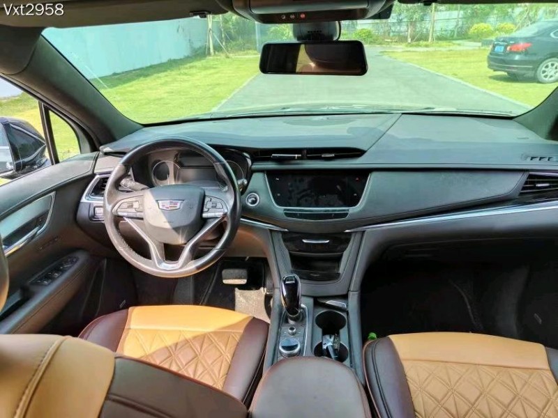 东莞20年凯迪拉克XT66