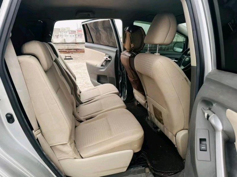 东莞12年丰田逸致4