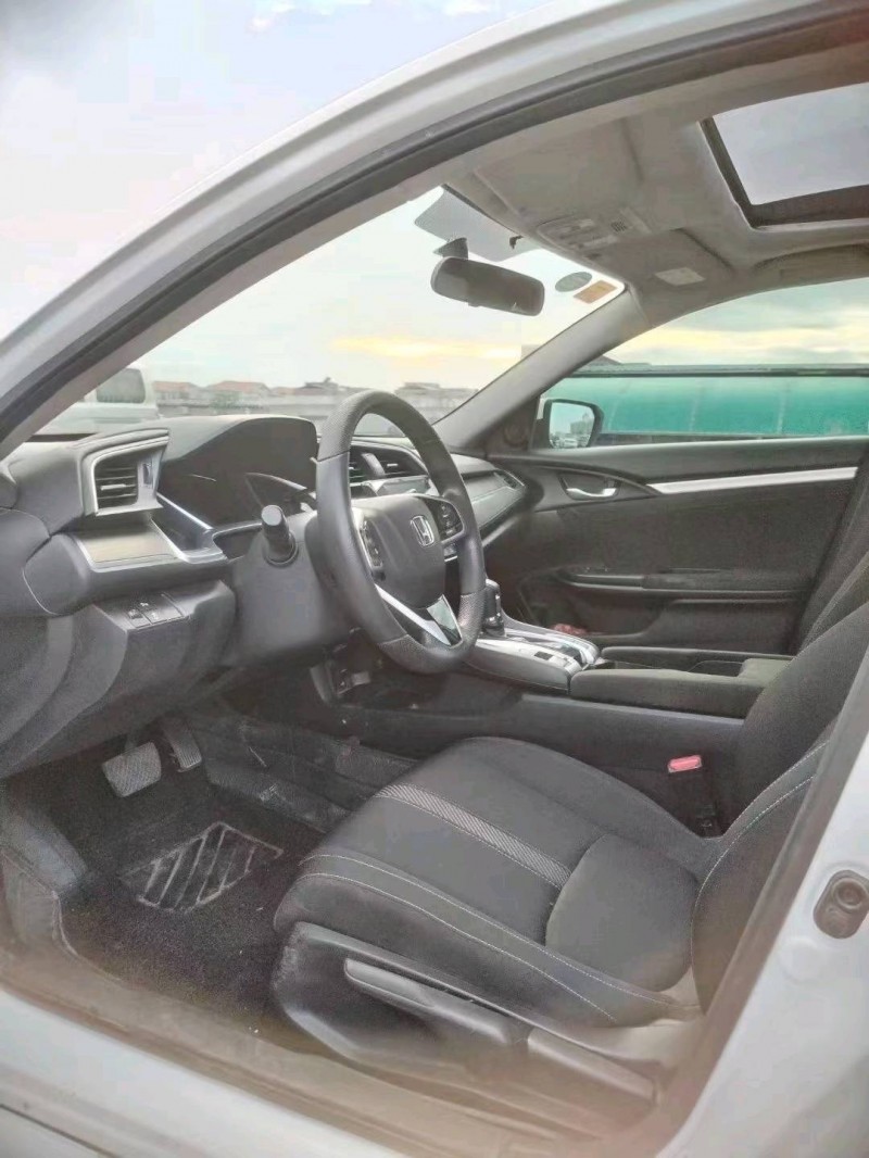 东莞17年本田思域4