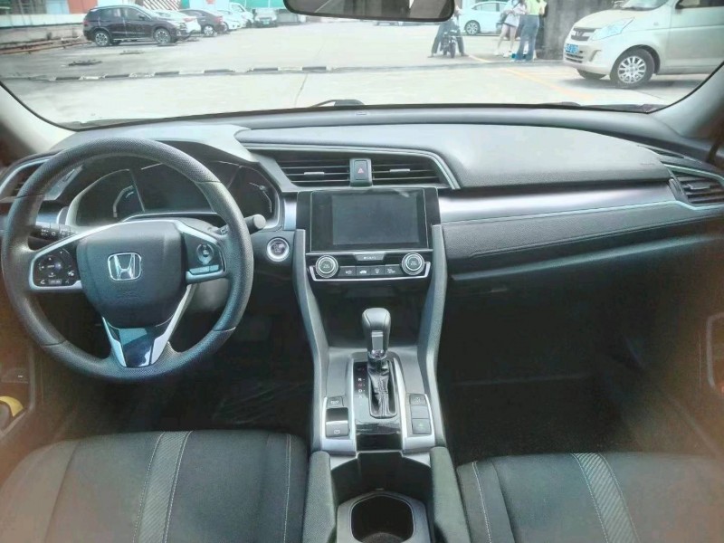 东莞17年本田思域5