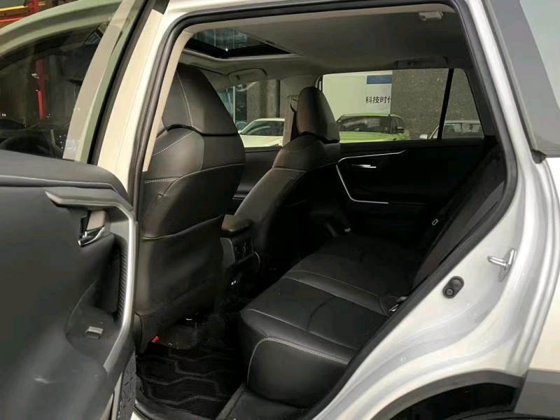 东莞22年丰田RAV4荣放6