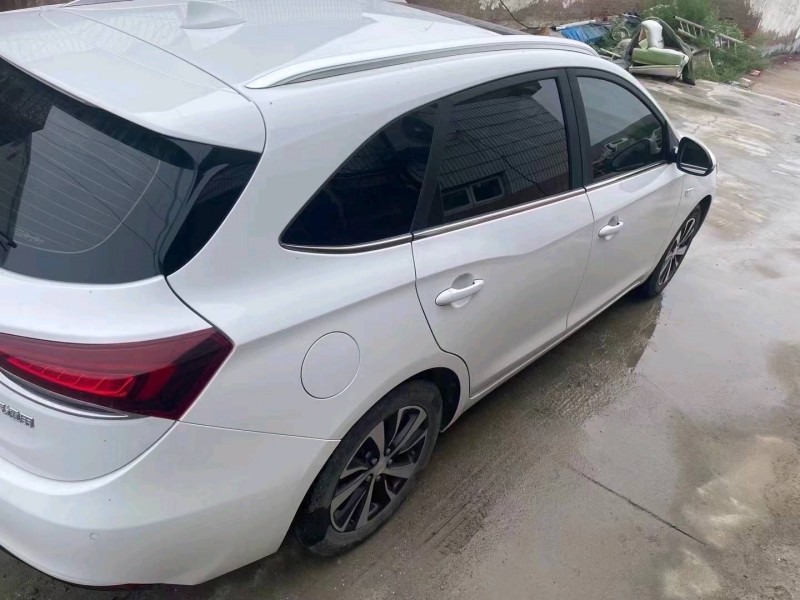 枣庄19年别克威朗3