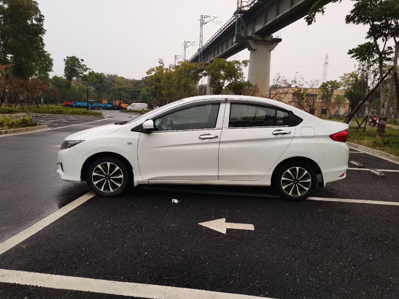 北京18年本田锋范6