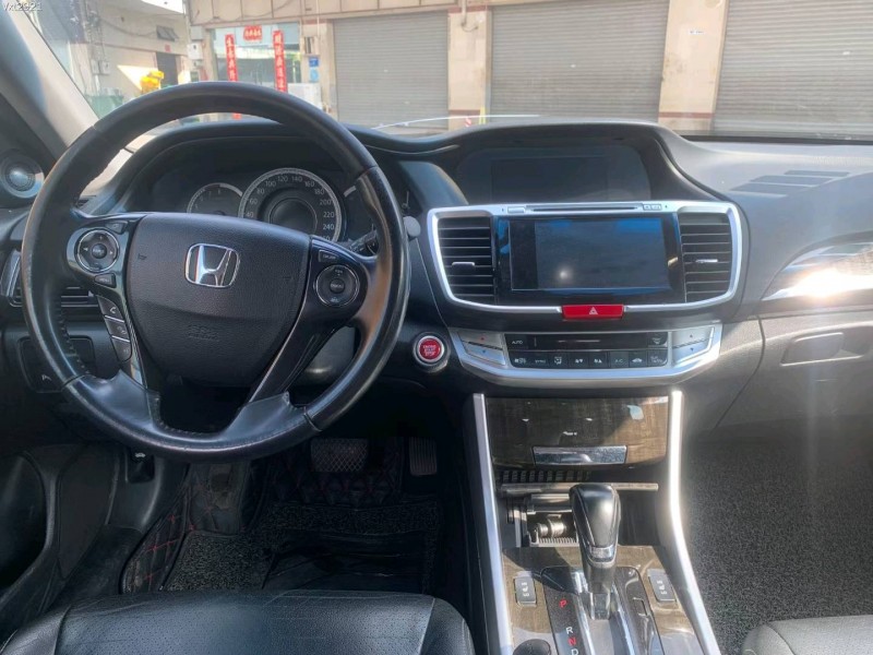 东莞15年本田雅阁8