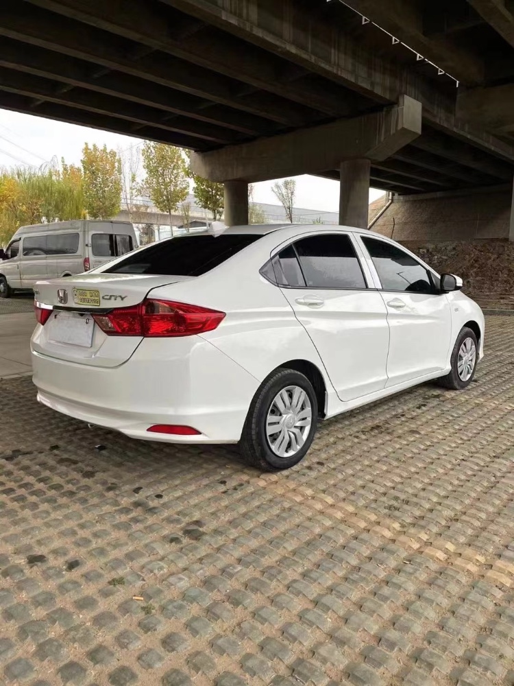 青岛17年本田锋范4