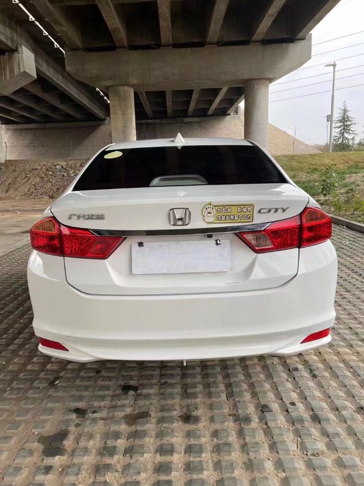 青岛17年本田锋范2