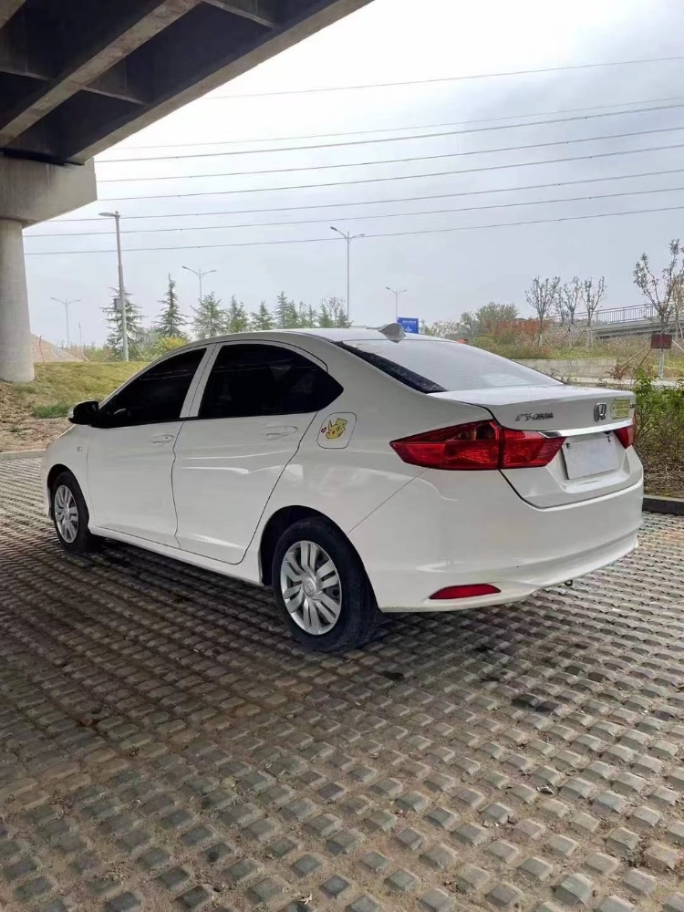 青岛17年本田锋范1