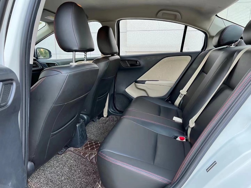 青岛17年本田锋范4