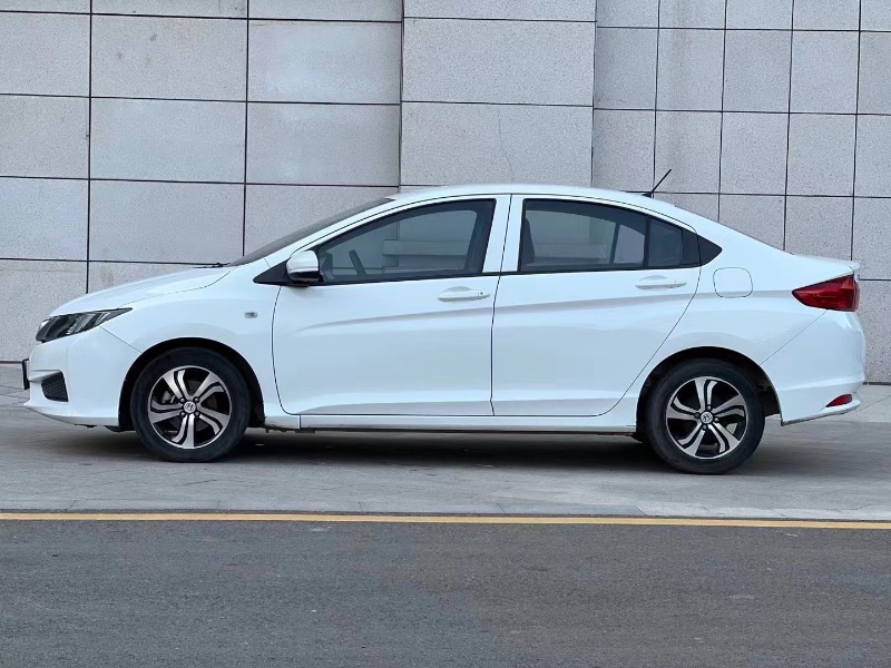 青岛17年本田锋范3