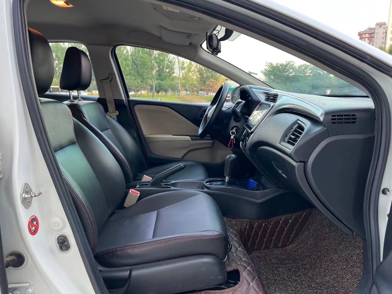 青岛17年本田锋范7