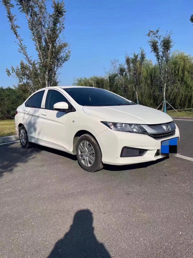 青岛17年本田锋范3