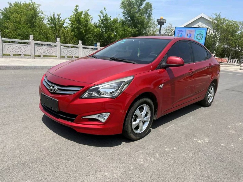 徐州14年现代瑞纳3