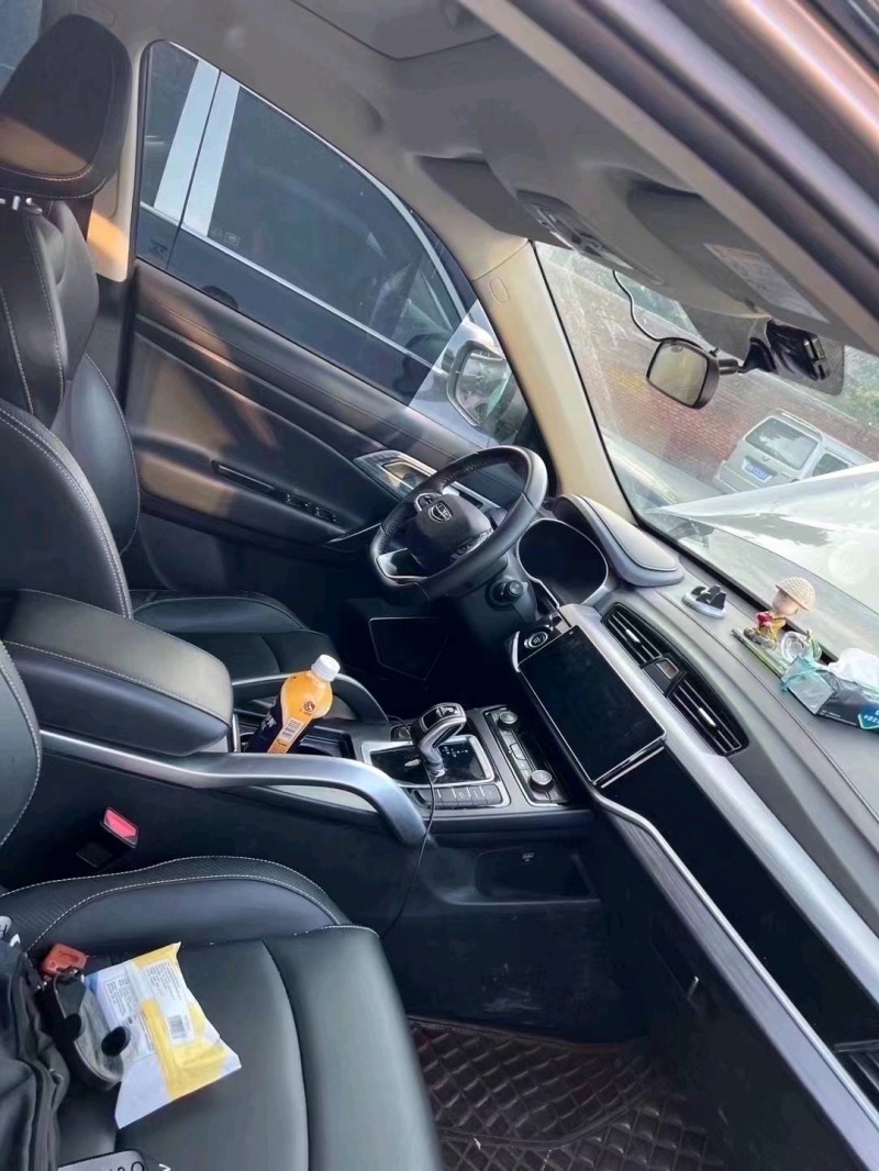 北京20年吉利博越7