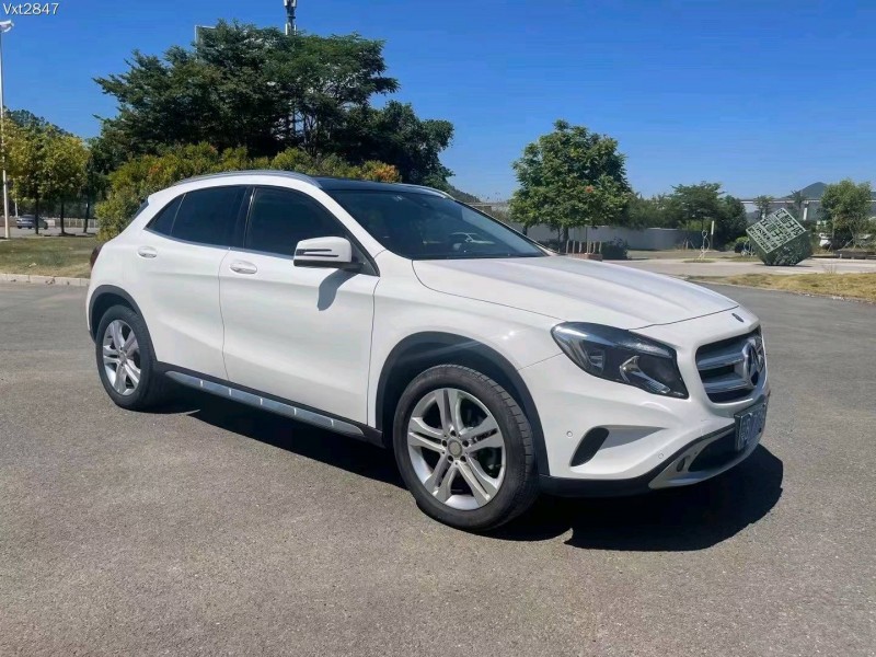 东莞17年奔驰GLA3