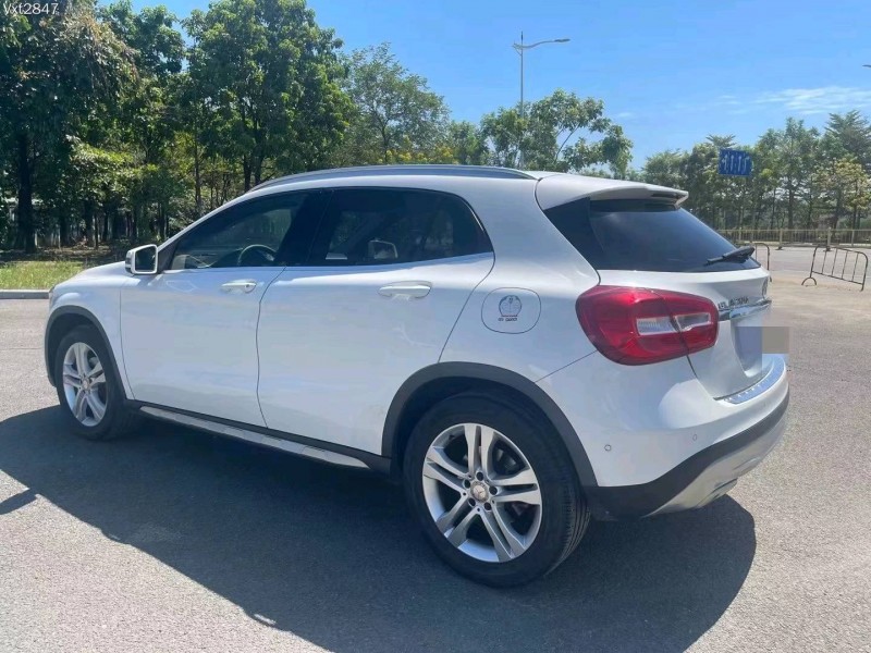 东莞17年奔驰GLA9