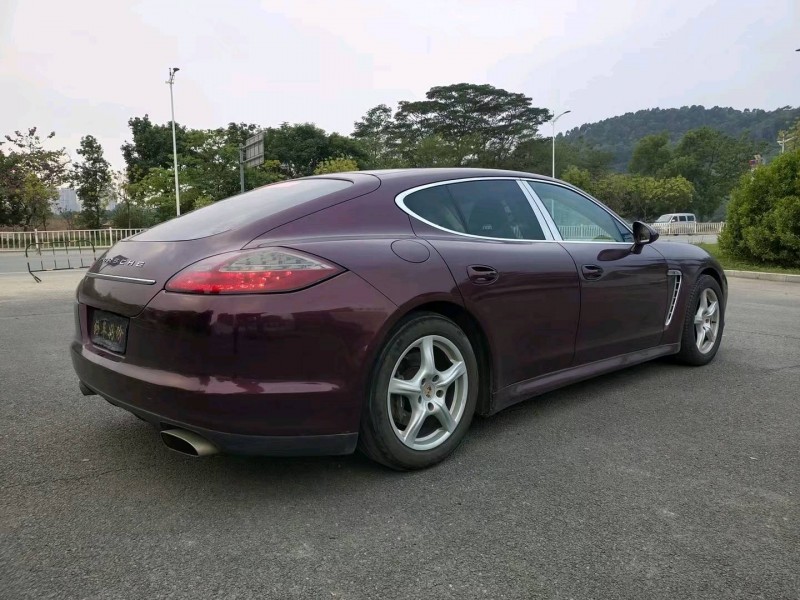 东莞12年保时捷帕拉梅拉6