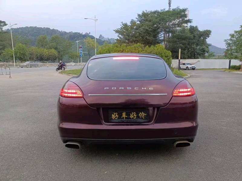 东莞12年保时捷帕拉梅拉4
