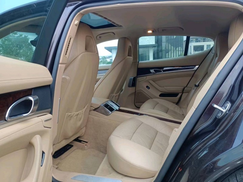 东莞12年保时捷帕拉梅拉2