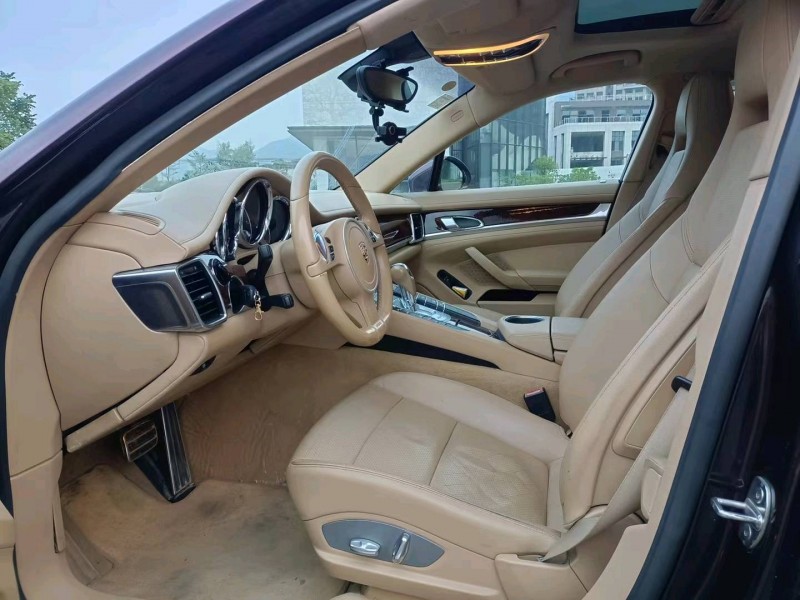 东莞12年保时捷帕拉梅拉3