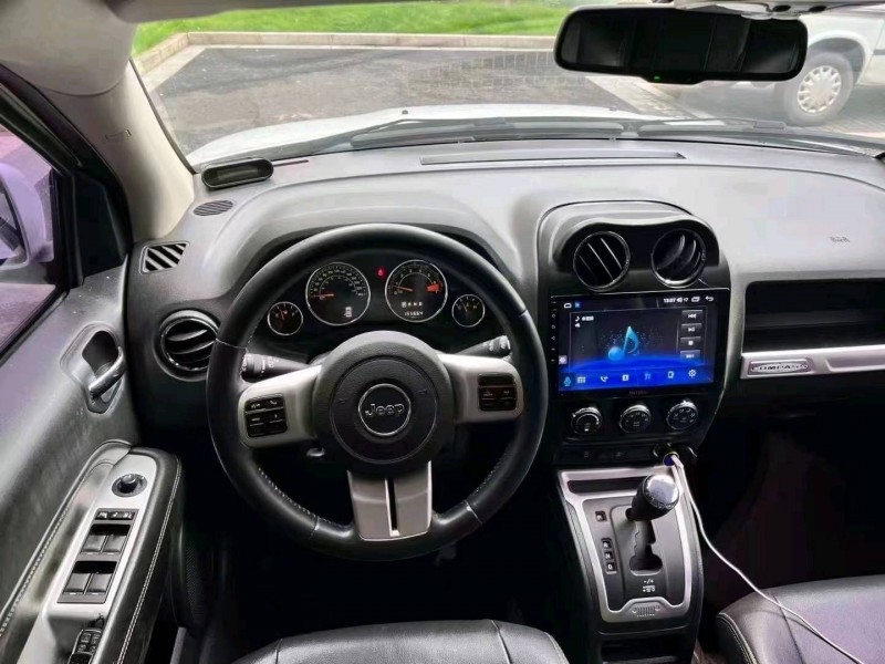 嘉兴14年Jeep指南者5