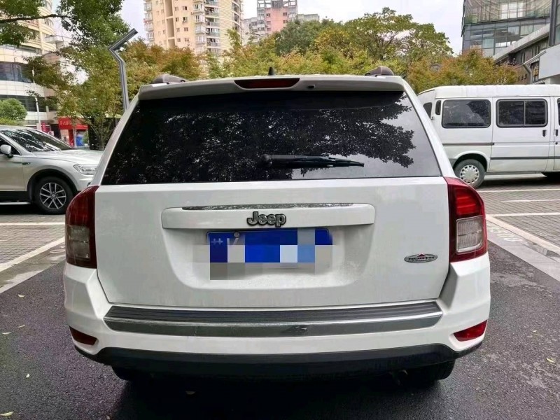 嘉兴14年Jeep指南者9