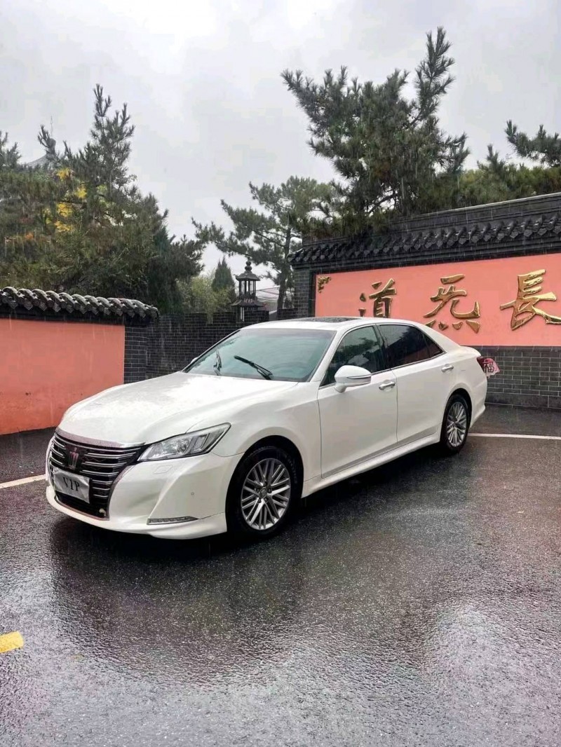 青岛15年丰田皇冠8