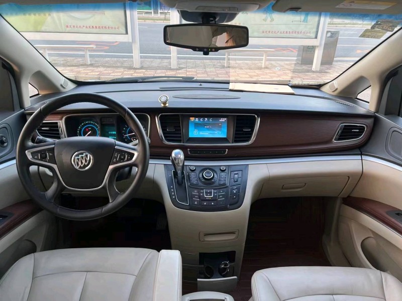 保定15年别克GL84