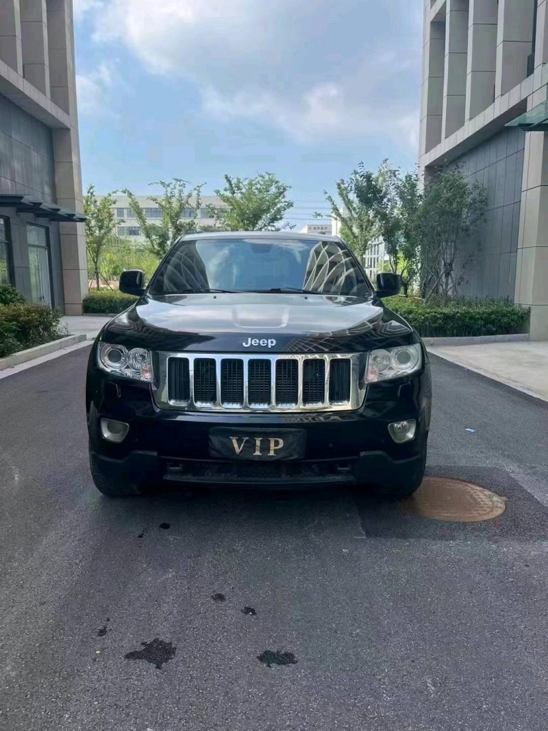 徐州13年Jeep大切诺基9