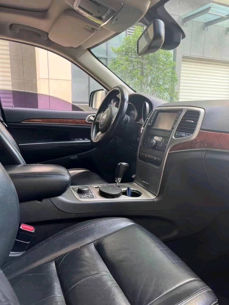 徐州13年Jeep大切诺基5