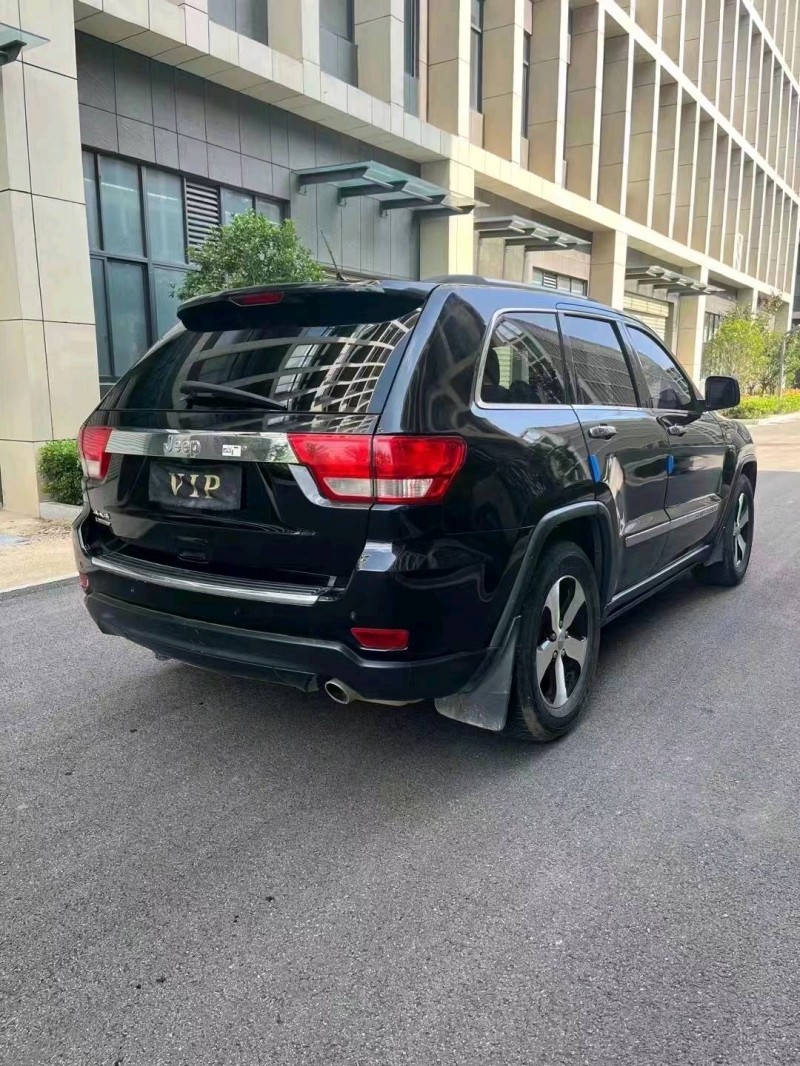 徐州13年Jeep大切诺基3