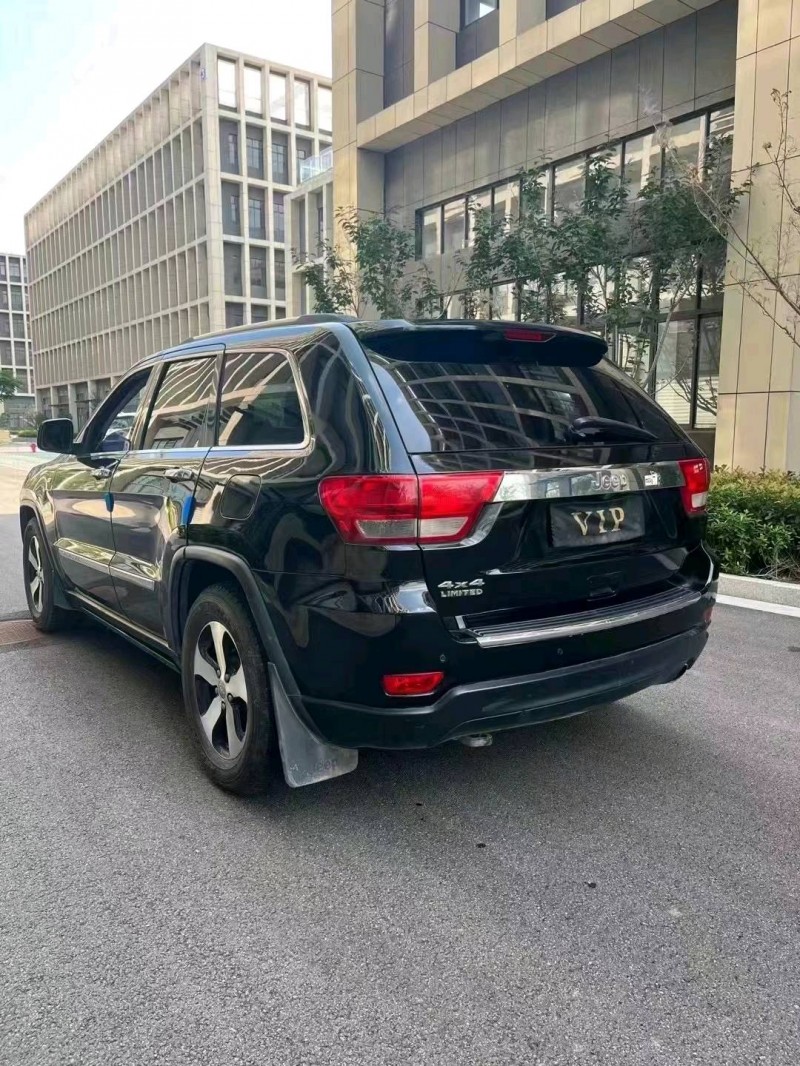 徐州13年Jeep大切诺基2