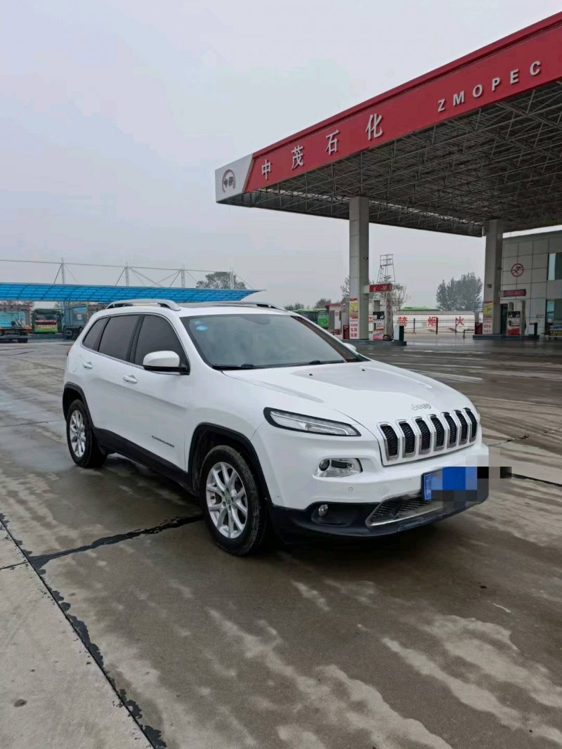 邯郸17年Jeep自由光2