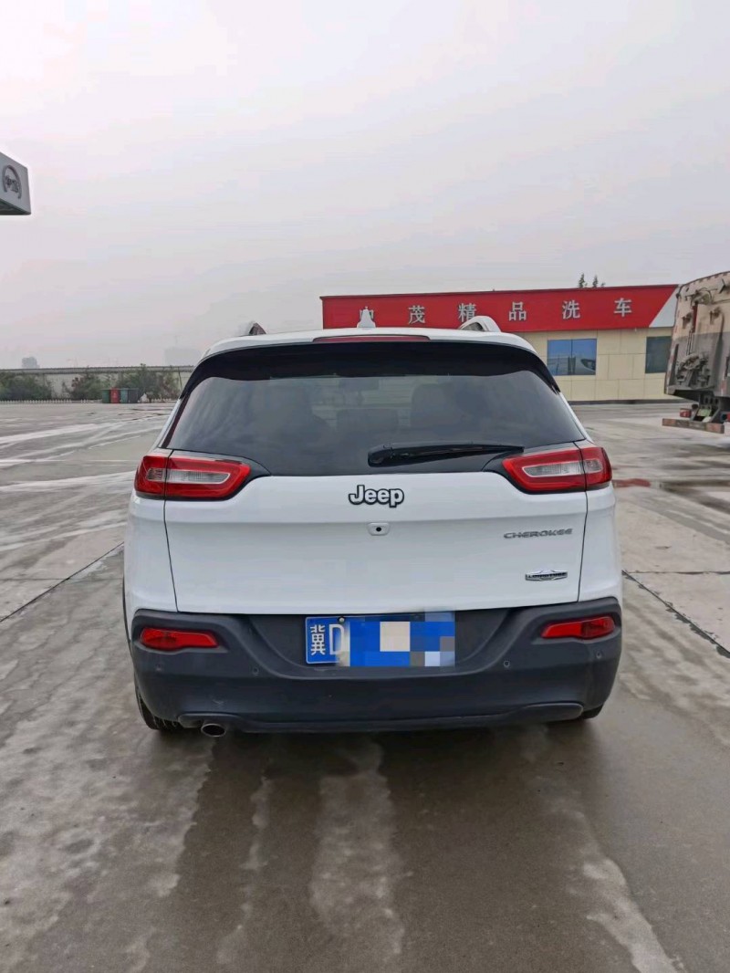 邯郸17年Jeep自由光6