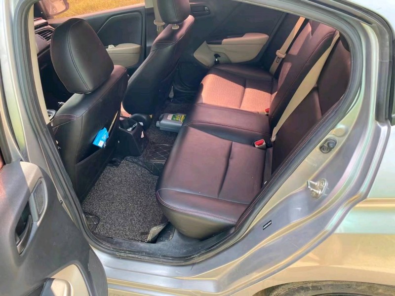 广州18年本田锋范4