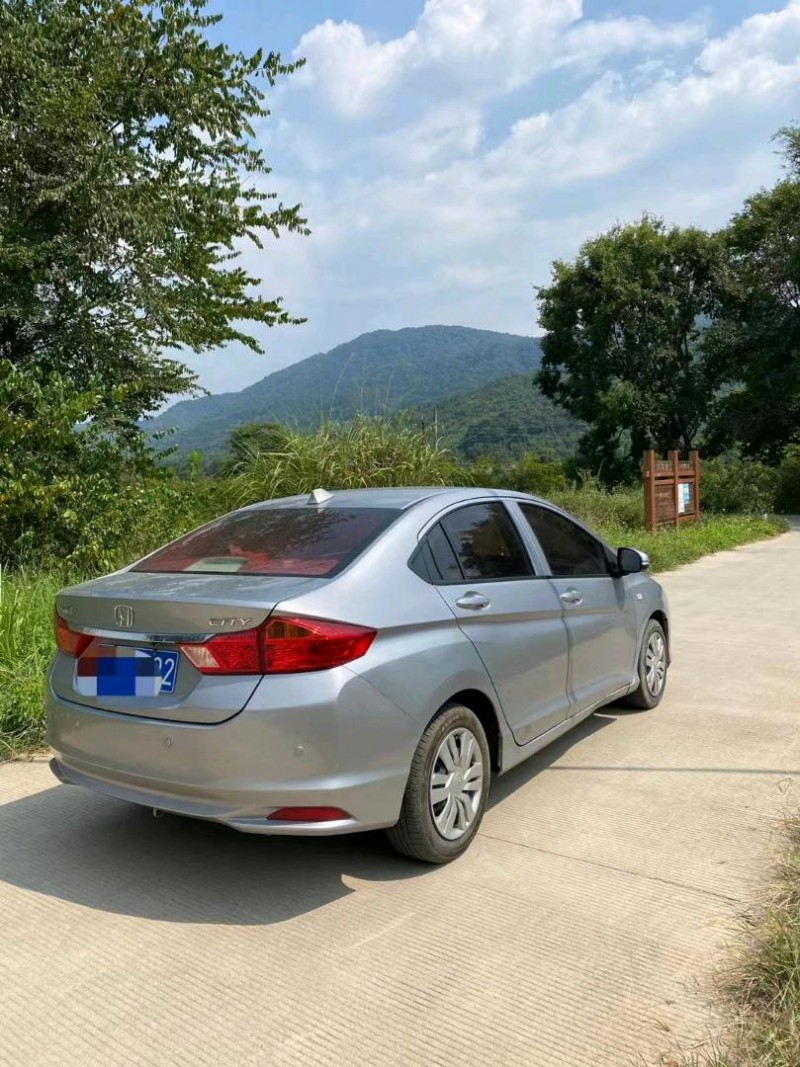 广州18年本田锋范8