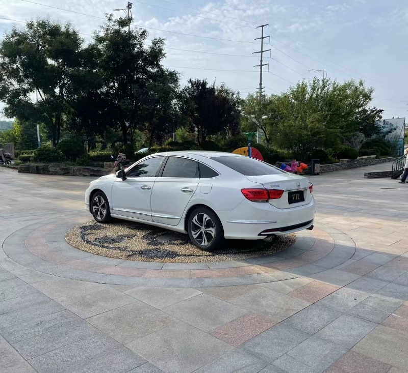 青岛16年本田思铂睿7