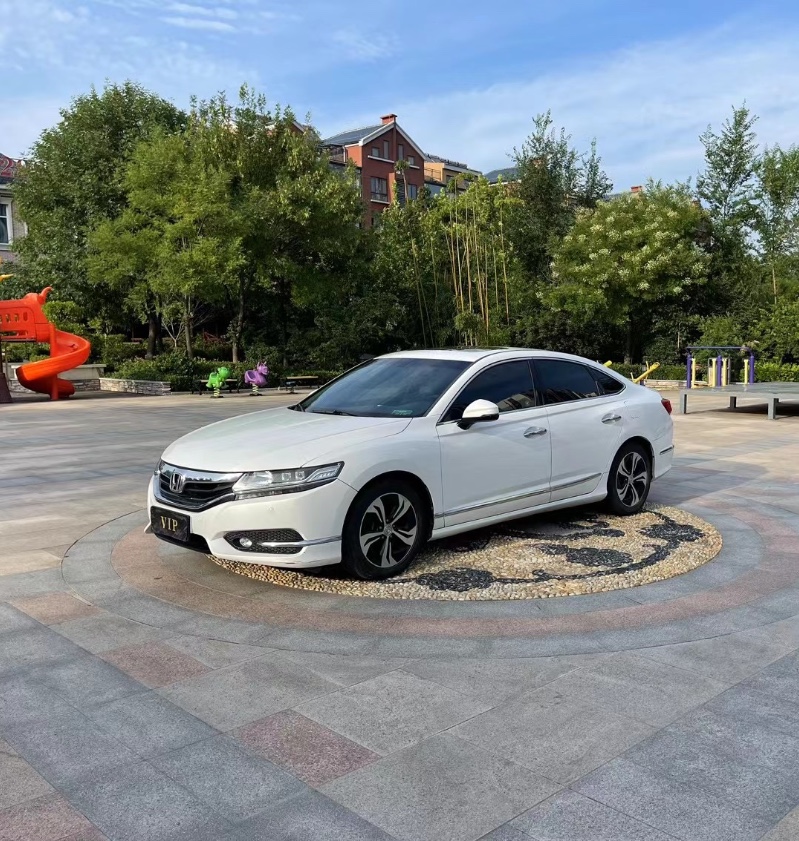 青岛16年本田思铂睿9