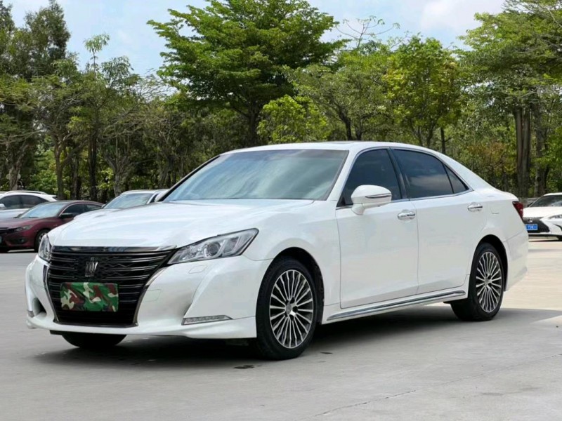 东莞18年丰田皇冠7