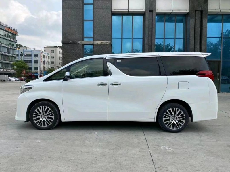 东莞17年丰田埃尔法4