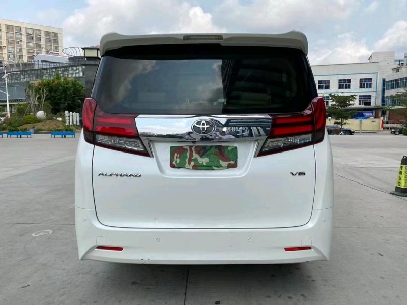 东莞17年丰田埃尔法9