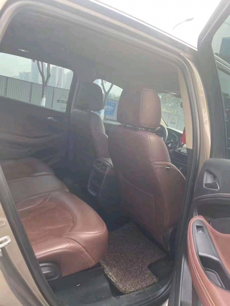 重庆18年别克昂科威5